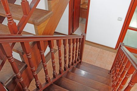 Casa de condomínio para alugar com 460m², 5 quartos e 6 vagasEscada