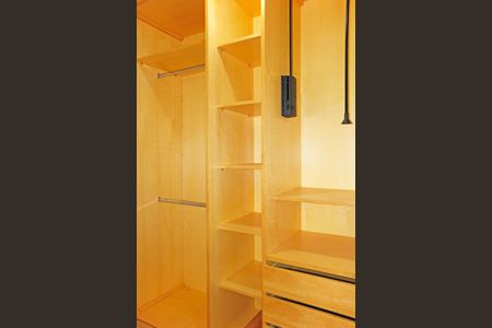 Casa de condomínio para alugar com 460m², 5 quartos e 6 vagasCloset