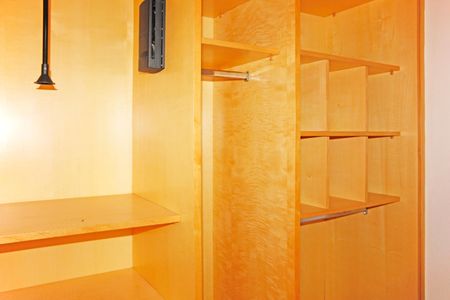 Casa de condomínio para alugar com 460m², 5 quartos e 6 vagasCloset