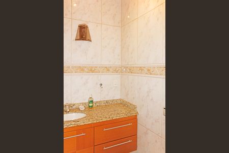 Casa de condomínio para alugar com 460m², 5 quartos e 6 vagasBanheiro da Suíte 1