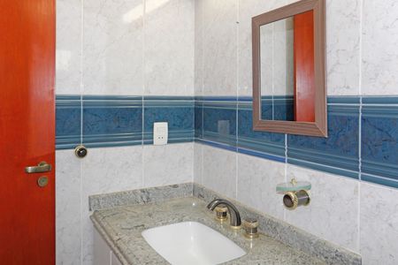 Casa de condomínio para alugar com 460m², 5 quartos e 6 vagasBanheiro