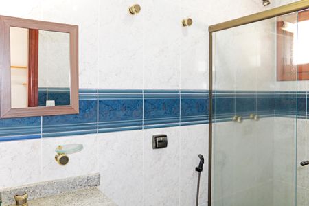 Casa de condomínio para alugar com 460m², 5 quartos e 6 vagasBanheiro