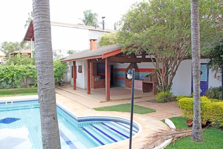 Casa de condomínio para alugar com 460m², 5 quartos e 6 vagasÁrea Externa