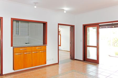 Casa de condomínio para alugar com 460m², 5 quartos e 6 vagasSala