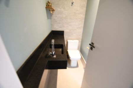 Casa de condomínio à venda com 280m², 3 quartos e 2 vagasLavabo