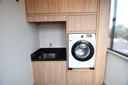 Casa de condomínio à venda com 280m², 3 quartos e 2 vagasÁrea de Serviço