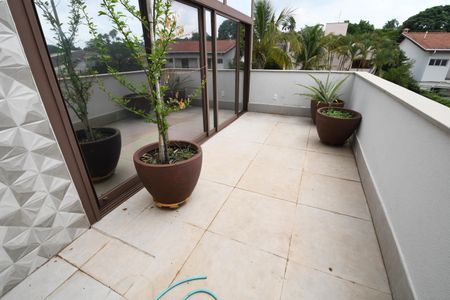 Casa de condomínio à venda com 280m², 3 quartos e 2 vagasSacada