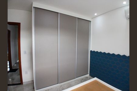 Casa à venda com 218m², 3 quartos e 3 vagasQuarto 1