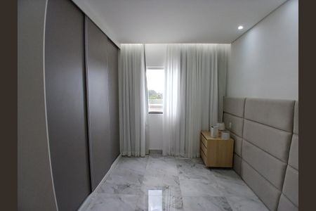 Casa à venda com 218m², 3 quartos e 3 vagasQuarto 2