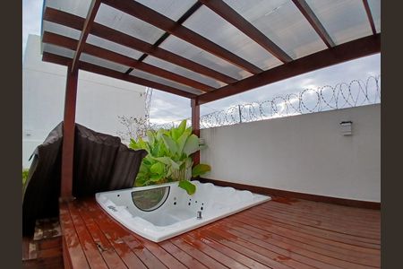Quintal de casa à venda com 3 quartos, 218m² em Tropical, Contagem