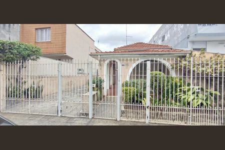 Casa à venda com 130m², 2 quartos e 4 vagasFachada