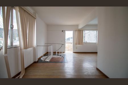 Apartamento à venda com 180m², 2 quartos e 2 vagas Apartamento à venda com 180m², 2 quartos e 2 vagasCobertura