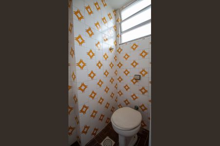 Apartamento à venda com 180m², 2 quartos e 2 vagas Apartamento à venda com 180m², 2 quartos e 2 vagasBanheiro de Serviço