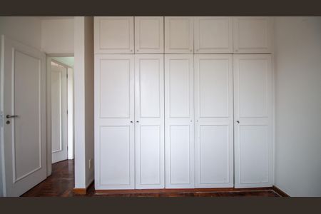 Apartamento à venda com 180m², 2 quartos e 2 vagas Apartamento à venda com 180m², 2 quartos e 2 vagasQuarto 1