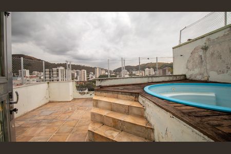 Apartamento à venda com 180m², 2 quartos e 2 vagas Apartamento à venda com 180m², 2 quartos e 2 vagasPiscina