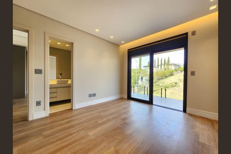 Casa de condomínio à venda com 442m², 5 quartos e 4 vagasSuíte 2