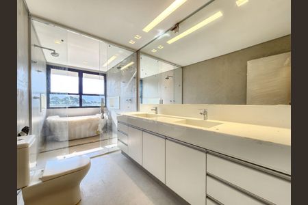 Casa de condomínio à venda com 442m², 5 quartos e 4 vagasBanheiro da Suíte 1