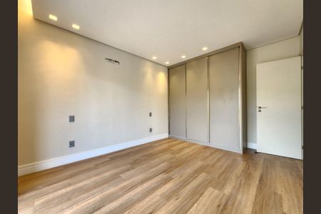 Casa de condomínio à venda com 442m², 5 quartos e 4 vagasSuíte 2