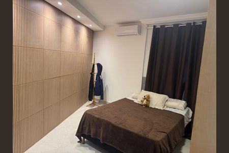 Casa de condomínio para alugar com 210m², 3 quartos e 4 vagasQuarto