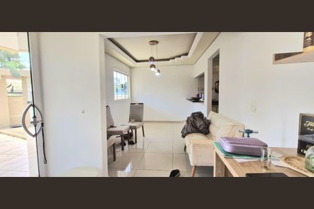 Sala de casa de condomínio para alugar com 3 quartos, 210m² em Condomínio Village do Gramado, Lagoa Santa