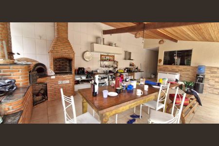 Casa de condomínio à venda com 210m², 3 quartos e 4 vagasÁrea comum