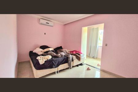 Casa de condomínio à venda com 210m², 3 quartos e 4 vagasSuíte 1