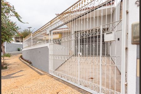 Casa à venda com 175m², 3 quartos e 3 vagasFachada