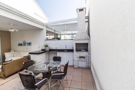 Casa de condomínio para alugar com 180m², 4 quartos e 2 vagasVaranda