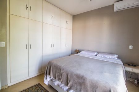 Casa de condomínio para alugar com 180m², 4 quartos e 2 vagasSuíte