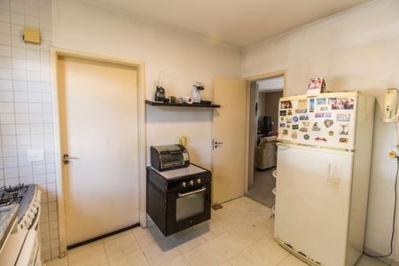 Casa de condomínio para alugar com 180m², 4 quartos e 2 vagasCozinha