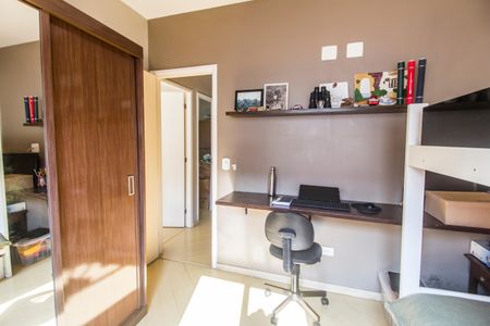 Casa de condomínio para alugar com 180m², 4 quartos e 2 vagasQuarto 3