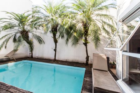 Casa de condomínio para alugar com 180m², 4 quartos e 2 vagasPiscina