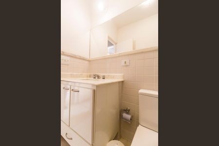 Casa de condomínio para alugar com 180m², 4 quartos e 2 vagasBanheiro 