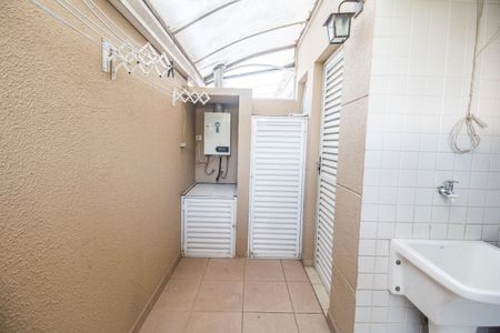 Casa de condomínio para alugar com 180m², 4 quartos e 2 vagasÁrea de Serviço