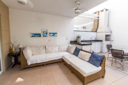 Casa de condomínio para alugar com 180m², 4 quartos e 2 vagasVaranda