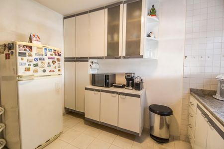 Casa de condomínio para alugar com 180m², 4 quartos e 2 vagasCozinha