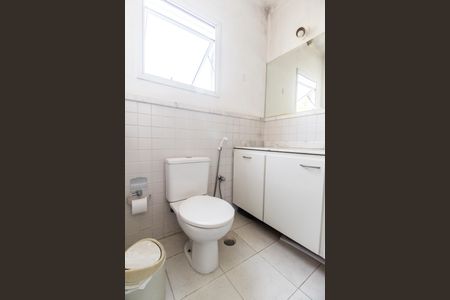 Casa de condomínio para alugar com 180m², 4 quartos e 2 vagasBanheiro da Suíte