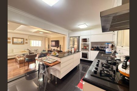 Apartamento à venda com 167m², 3 quartos e 4 vagas