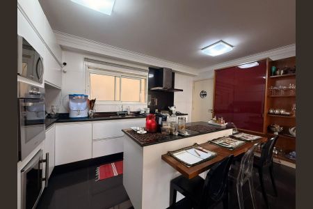 Apartamento à venda com 167m², 3 quartos e 4 vagas