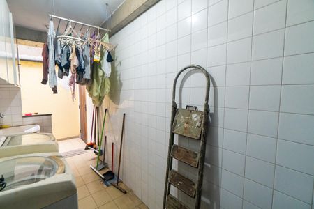 Casa para alugar com 499m², 4 quartos e 6 vagasLavanderia