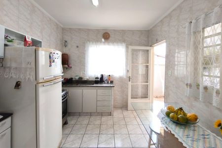 Casa à venda com 305m², 4 quartos e 3 vagasCozinha