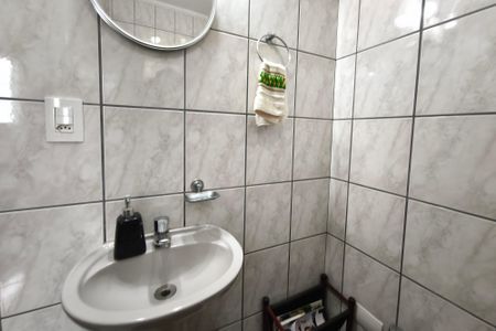 Casa à venda com 305m², 4 quartos e 3 vagasBanheiro de Serviço