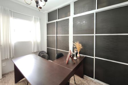 Casa à venda com 305m², 4 quartos e 3 vagasQuarto de Serviço