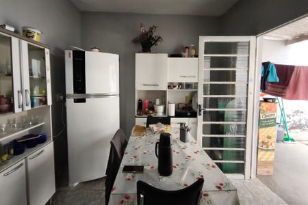 Casa à venda com 305m², 4 quartos e 3 vagasEdicula