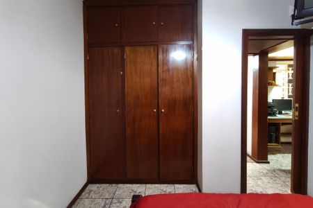 Casa à venda com 305m², 4 quartos e 3 vagasQuarto 1