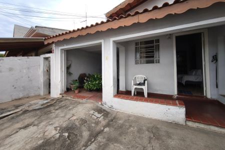 Casa à venda com 305m², 4 quartos e 3 vagasEdiculaQuintal - Garagem