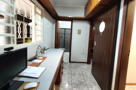 Casa à venda com 305m², 4 quartos e 3 vagasEscritório