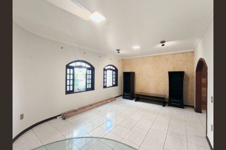 Casa de condomínio à venda com 243m², 3 quartos e 2 vagasSala