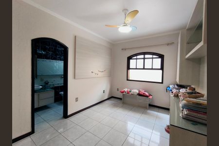 Casa de condomínio à venda com 243m², 3 quartos e 2 vagasSuíte 2