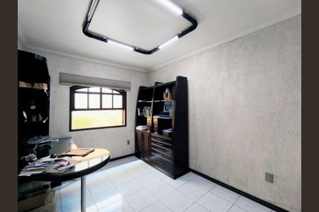 Casa de condomínio à venda com 243m², 3 quartos e 2 vagasQuarto 